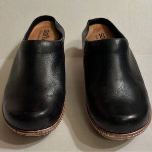 Softwalk Madison Women’s Clogs Mule style and comfort size 7W